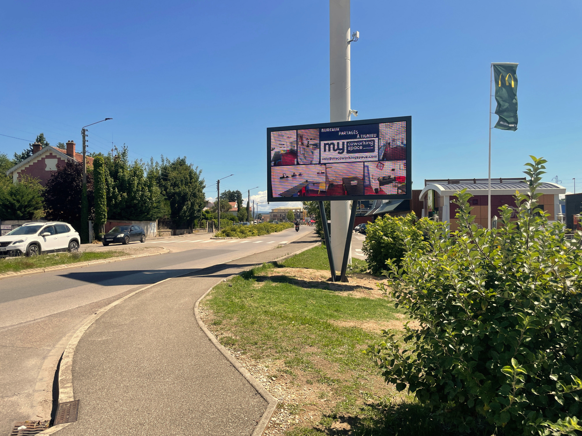 Panneau 4m² publicitaire en Nord-Isère